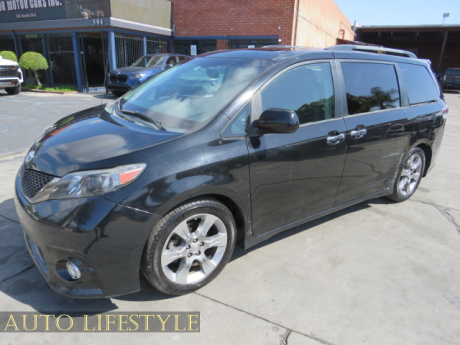 Picture of 2014 Toyota Sienna