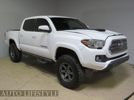 Picture of 2017 Toyota Tacoma